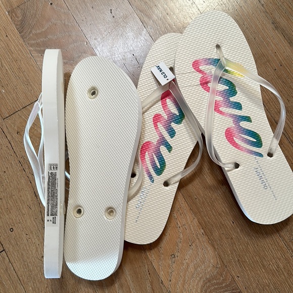 Old Navy White   fliip flops for a wedding,  20 pairs available - Picture 2 of 4